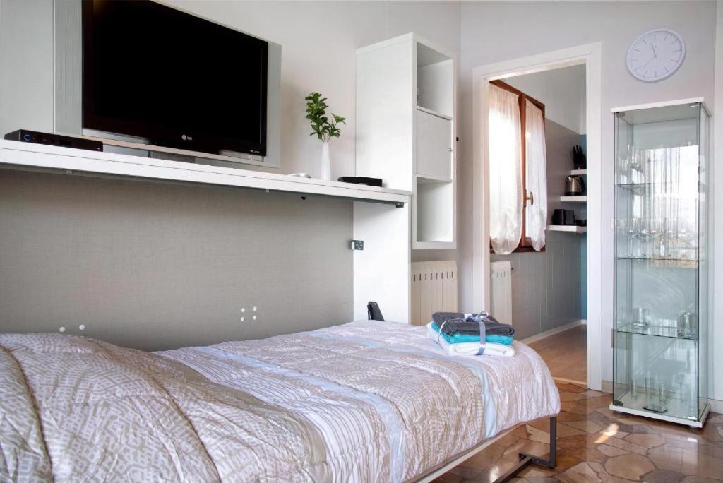 Ferienwohnung Studio Belvedere Brezzo 外观 照片